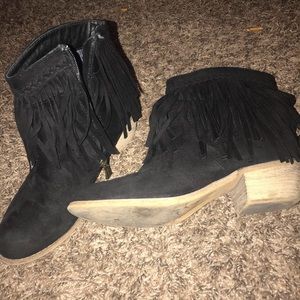 Black fringe booties